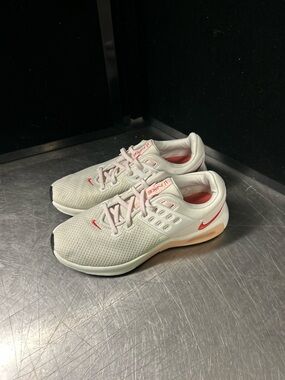 Nike Air Max Bella Size 7 Women